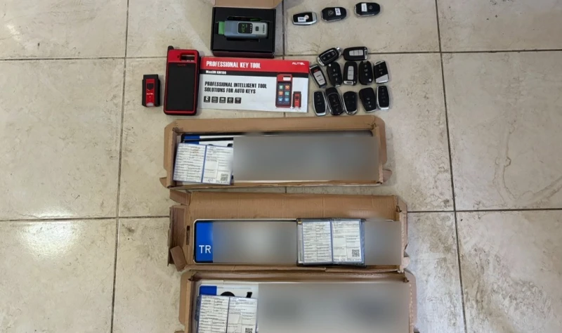 Kocaeli’de Oto Hırsızları Kiraladıkları Aracı GPS ile Takip Edip Çaldı