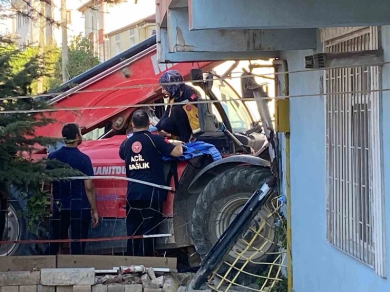 İş makinası kontrolden çıktı! Korku dolu dakikalar