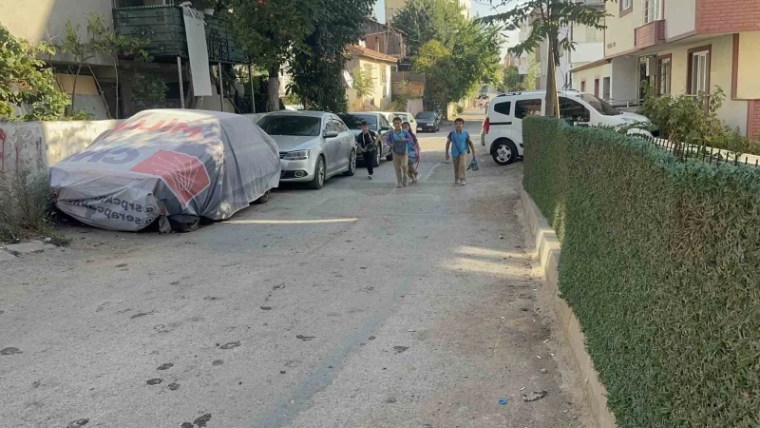 Gebze’de Babaya Atılan Tokat Mahallede Tepkiyle Karşılandı: “Böyle İnsanları Toplumda Barındırmak İstemiyoruz”