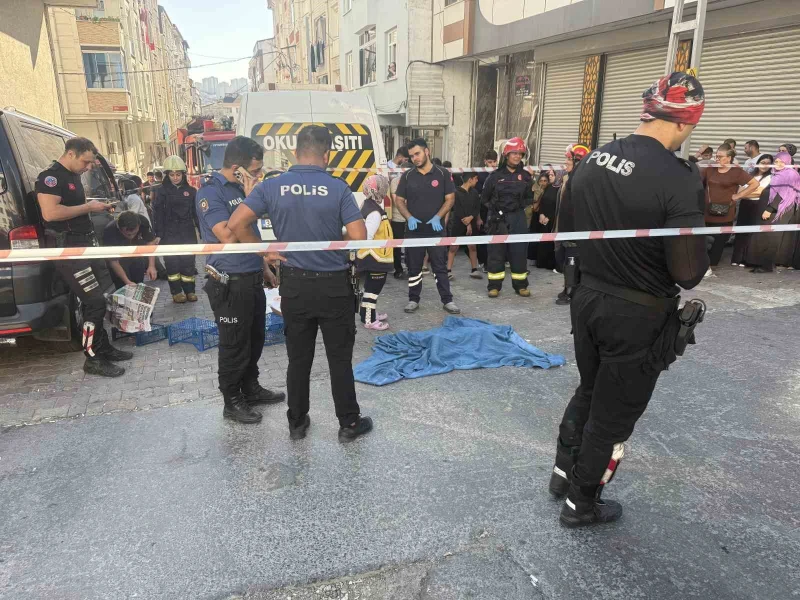 Servis Minibüsü Dehşeti: Anne ve Oğluna Çarptı, 1 Yaşındaki Bebek Hayatını Kaybetti