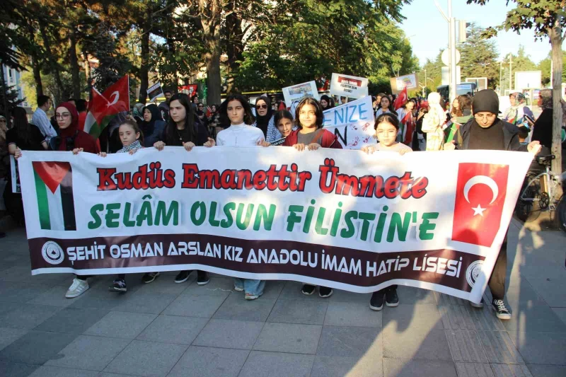 Çorum’da Yüzlerce Kişi Gazze’ye Destek İçin Yürüdü