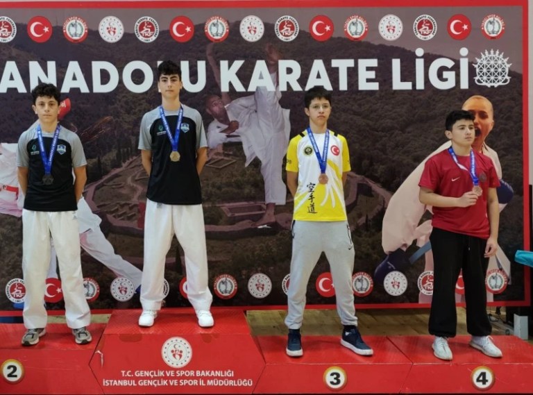 Çayırovalı Karateciler Anadolu Ligi’nde 5 Madalya ile Dönüş Yaptı