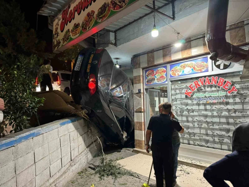 Fren yerine gaza bastı. Bakın neler oldu!