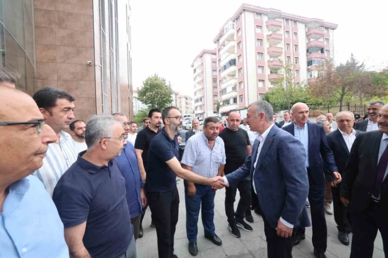 Tahir Büyükakın: Gebze’deki Her Hamle Türkiye’nin Üretimini Güçlendiriyor