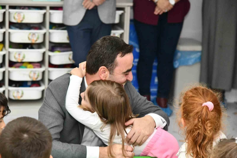 Başiskele’de 2 Bin 600 Okul Öncesi Öğrenciye Eğitim Seti Sürprizi