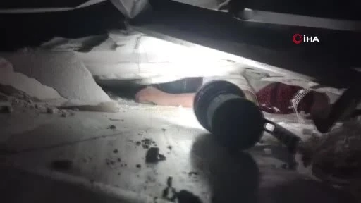 Endonezya’da Yatılı Okulun Çökmesi Felakete Yol Açtı: 3 Kişi Hayatını Kaybetti, 38 Kişi Enkaz Altında