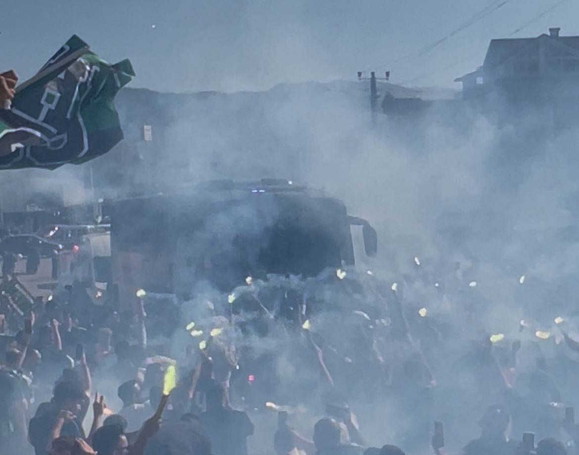 Beş haftada alınan 1 puana rağmen Kocaelispor taraftarı kale gibi!