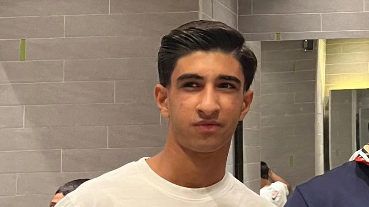 14 Yaşındaki Çocuk Arkadaşını Bıçaklayarak Öldürdü