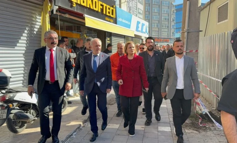 Gebze’de Bina Çöktü, CHP Heyeti İncelemelerde!