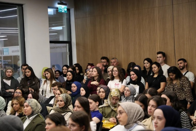Kocaeli Kitap Fuarı’nda Aileler Bilinçlendi, Çocuklar Masal Dünyasına Yolculuk Yaptı