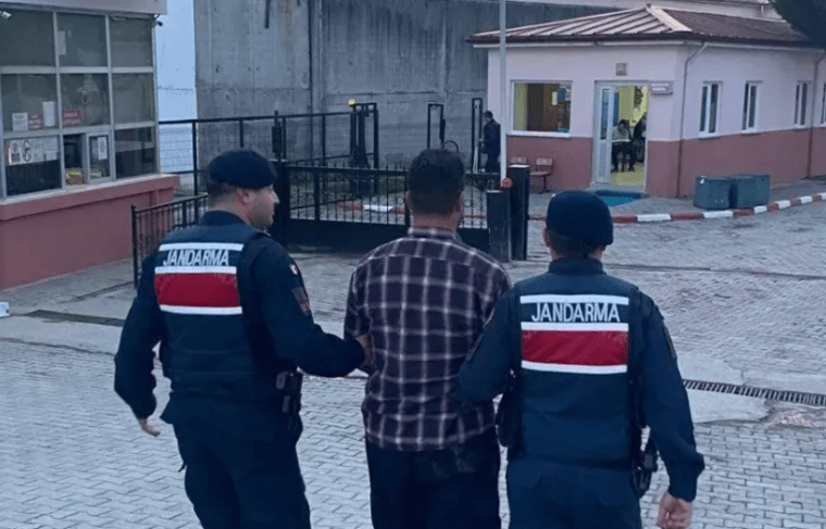 7 yıl hapis cezasıyla aranan firari Kocaeli Başiskele’de yakalandı