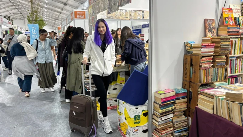 Kocaeli Kitap Fuarı’ndan Kitapseverler Valiz Dolusu Kitapla Dönüyor