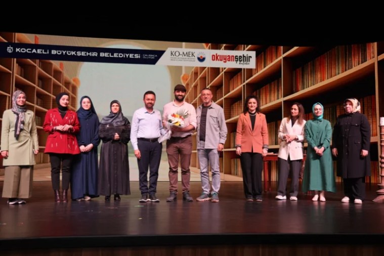 Kocaeli Kitap Fuarı’nda Münazara Ve Müzikal Tiyatro Buluştu
