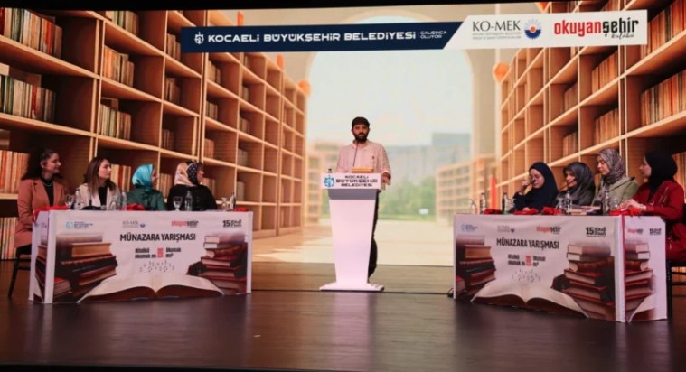 Kocaeli Kitap Fuarı’nda Münazara Ve Müzikal Tiyatro Buluştu