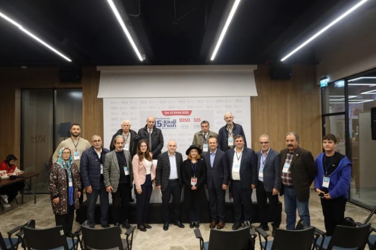 Evin Hasançebioğlu’ndan Yapay Zekâya Karşı Kitap Uyarısı