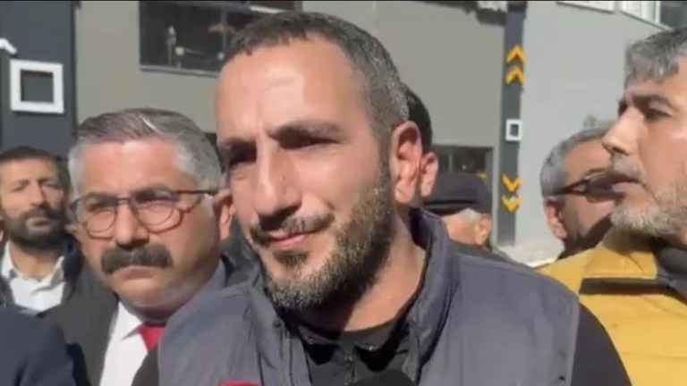 Mevlana Mahallesi’nde bina çöktü!