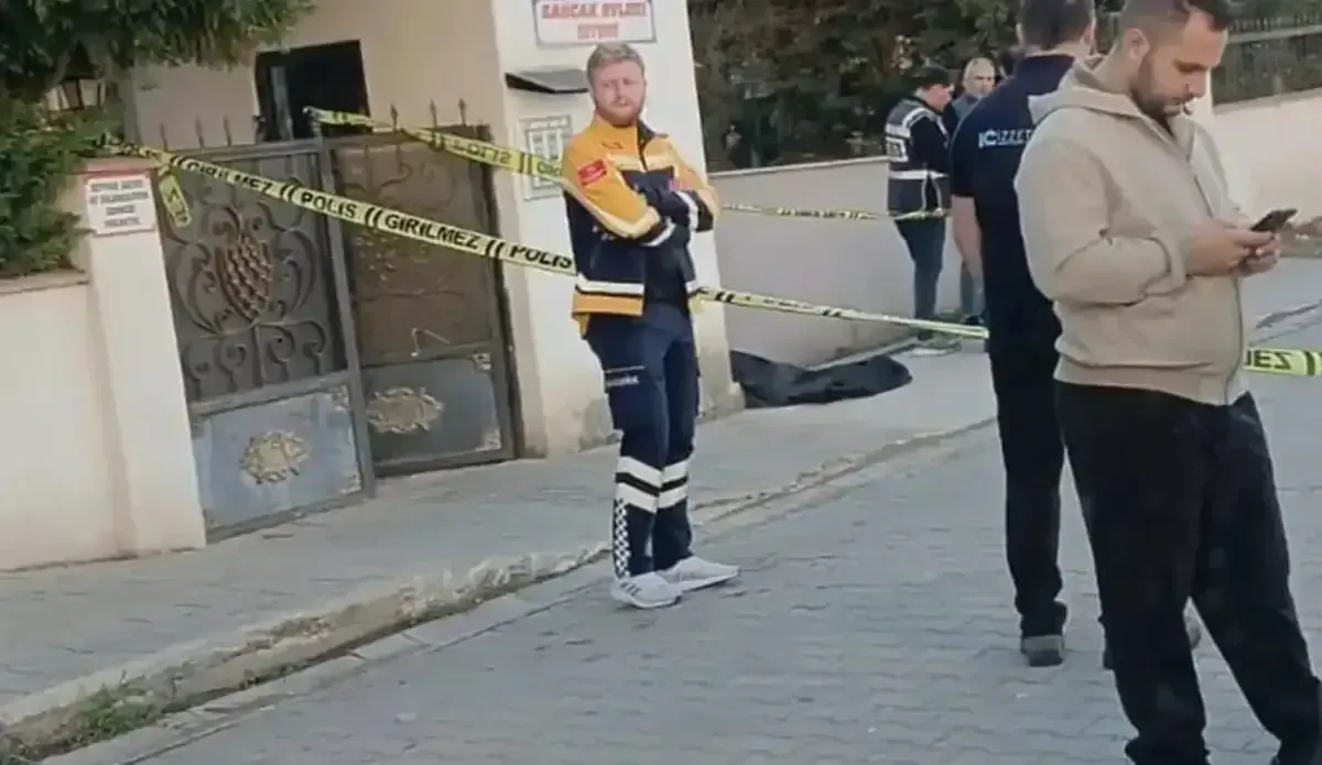 Eşini sokak ortasında öldürdü
