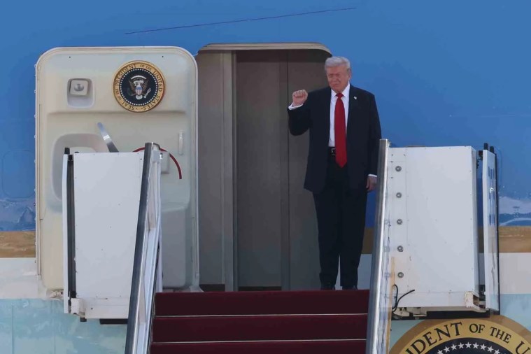 ABD Başkanı Trump Kolombiya’ya Yapılan Ödemeleri Durduruyor