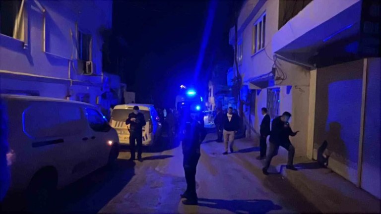 Eski Koca Dehşeti: Çocuğunun Yanında Kendini Vurdu