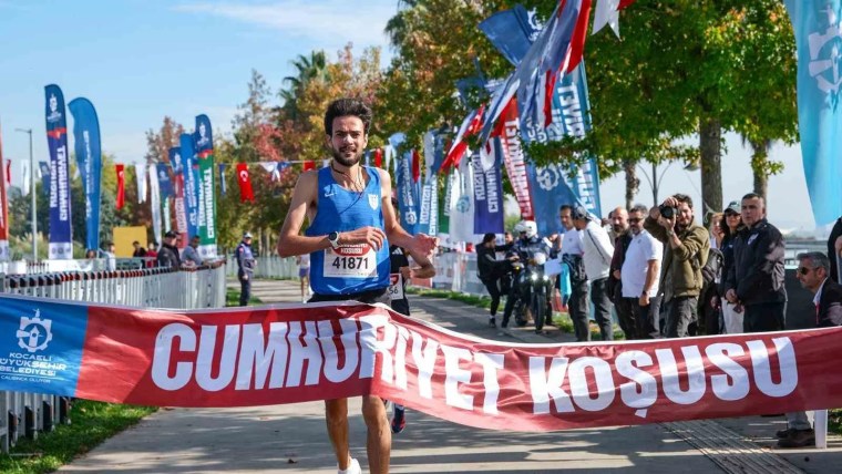 16 Ülkeden Sporcu Kocaeli’de Cumhuriyet İçin Koştu