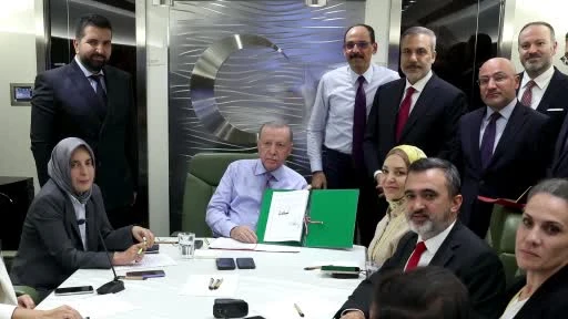 Cumhurbaşkanı Erdoğan, Mısır Ziyareti Sonrası Uçakta Gazetecilere Açıklamalarda Bulundu