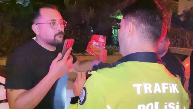“Artistlik Yapıyorum” Diyerek Kraker Yiyen Sürücü, Polisleri Zorladı