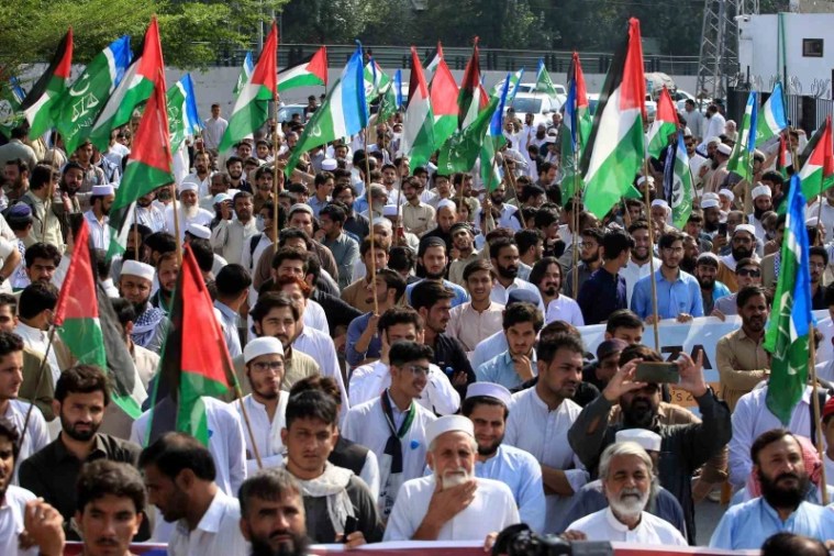 Pakistan’da İsrail’in Küresel Sumud Filosu’na Müdahalesine Yoğun Protesto