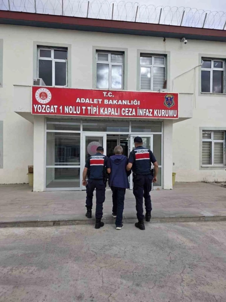 Yaşlı Çifti Öldüren Zanlı Cezaevinde Hayatını Kaybetti