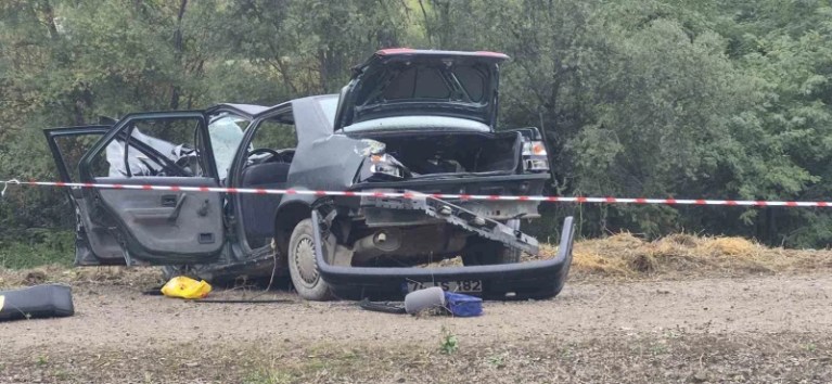 Yağışlı Havada Feci Tır Kazası: Bir Ölü, İki Yaralı