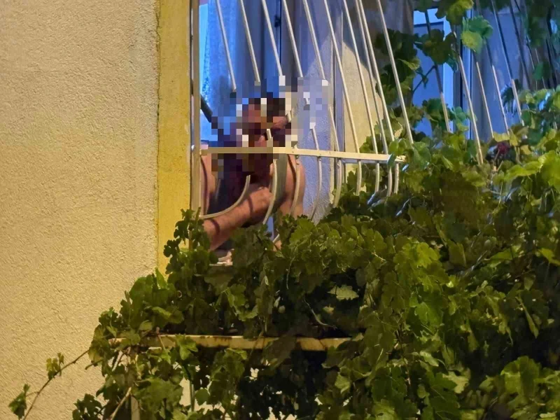 Döner bıçağıyla kendini doğramaya çalıştı!