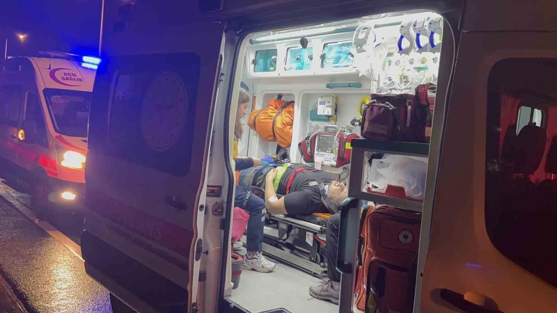 Kocaeli’de bir feci kaza daha! Sürücü yola savruldu, araç ters döndü!