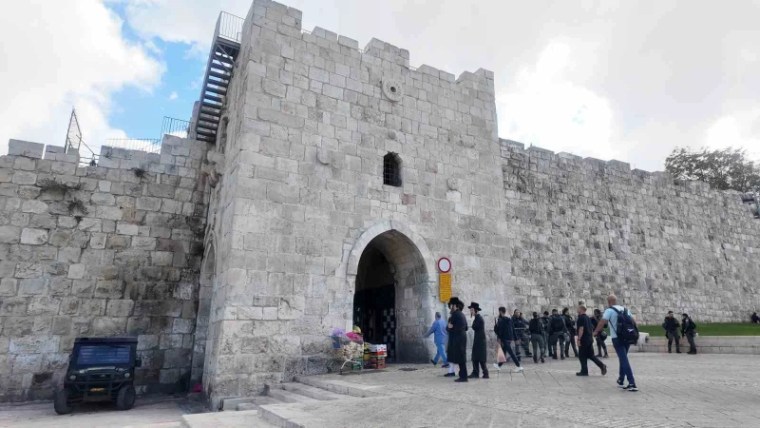 Kudüs’te Mescid-i Aksa’ya Giden Müslümanlar Yoğun Kontrollerle Karşılaşıyor