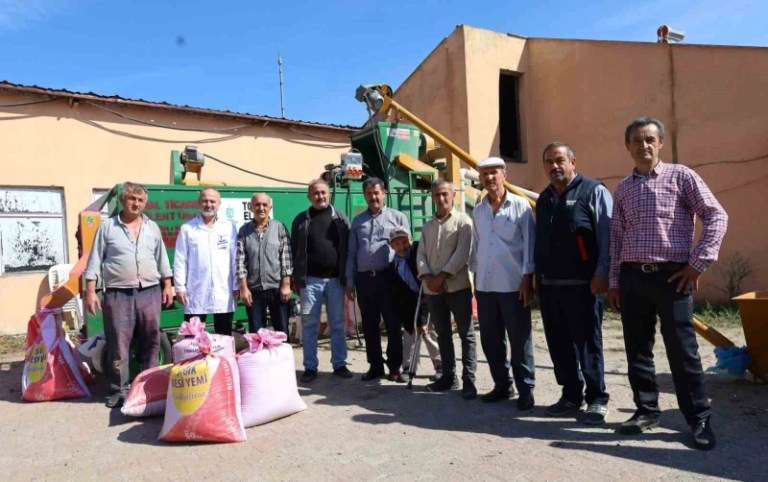 Kocaeli’de Seyyar Selektör Makinesiyle Çiftçiye Ücretsiz Destek