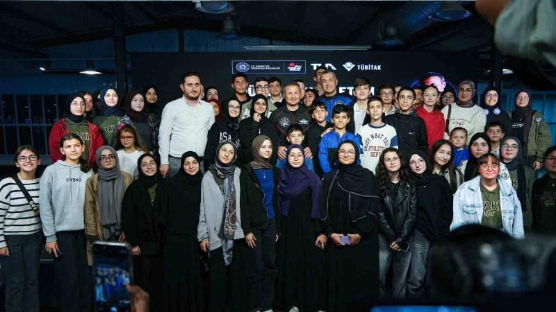Alper Gezeravcı Kocaeli’de Öğrencileri Uzay Yolculuğuna Teşvik Etti