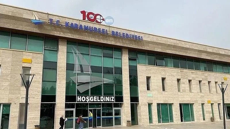 Hem CHP’de yönetici hem de belediyede müdür