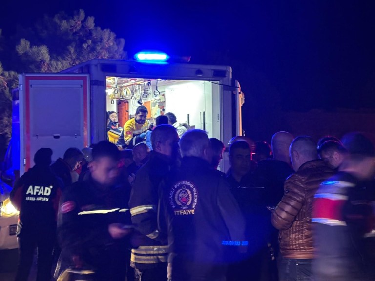 Gemiden tahliye edilen 25 personel Kocaeli’ye getirildi