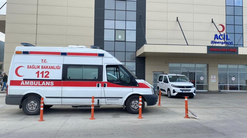 Özel okulda öğle yemeği sonrası 33 öğrenci ve 1 öğretmen hastanelik oldu