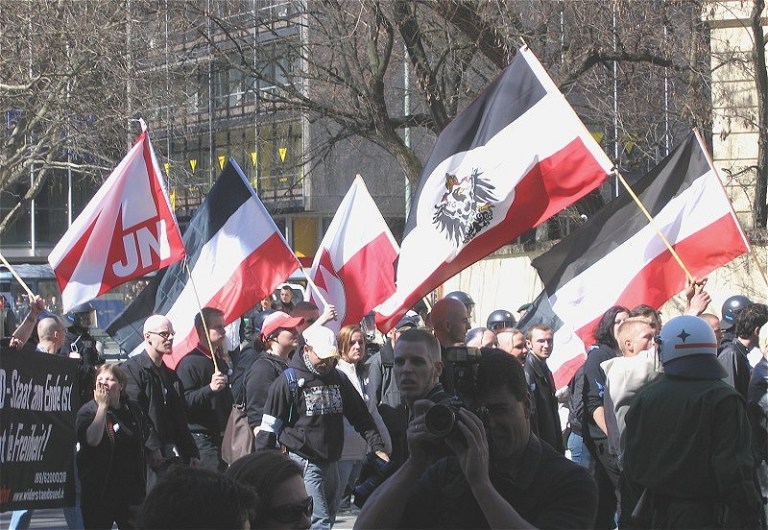 Almanya 535 Neo-Nazi’yi Arıyor!