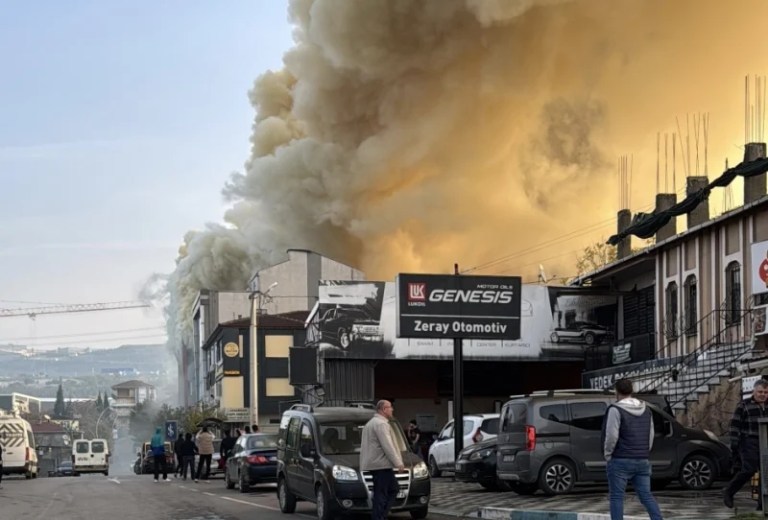 Dilovası’nda Beş Katlı Binada Yangın!