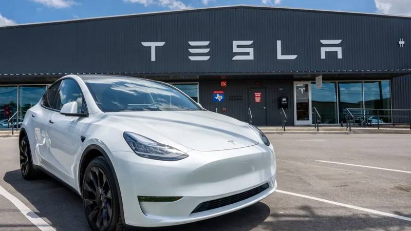 Tesla Araç Kiralama Sektörüne Adım Attı
