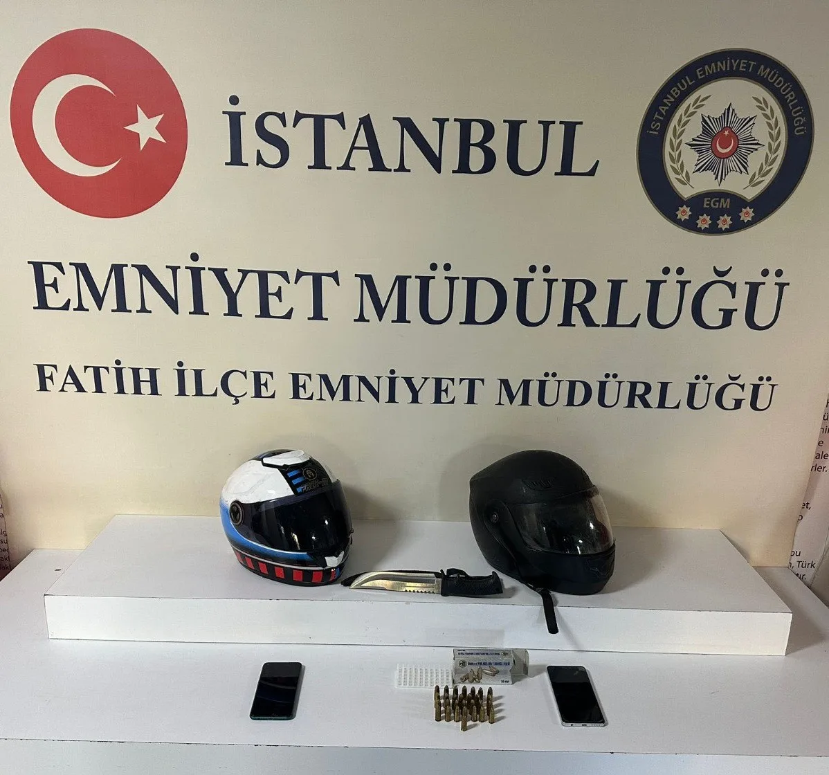Fatih'te Motosikletli Şüpheliler Haraç İstedikleri Mekanı Kurşunladı