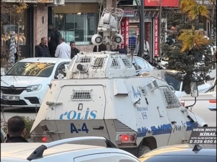 Yüksekova'da Caddede Çıkan Kavga Polis Müdahalesiyle Sonlandı