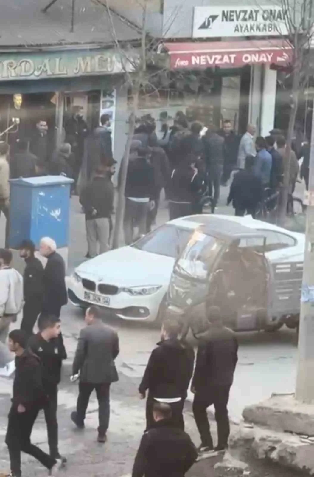 Yüksekova'da Caddede Çıkan Kavga Polis Müdahalesiyle Sonlandı