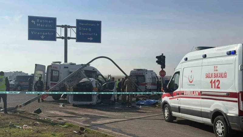Diyarbakır'da İki Ayrı Kazada 8 Kişi Hayatını Kaybetti