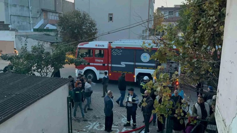 Tekirdağ'da Sobadan Çıkan Yangın Evi Küle Çevirdi