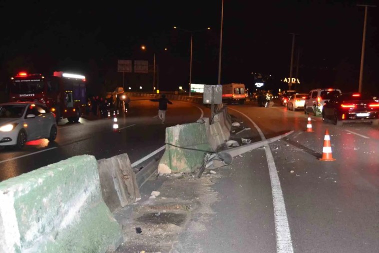 Bursa'da Trafik Kazası: Bariyere Çarpan Araç Takla Attı, İki Yaralı