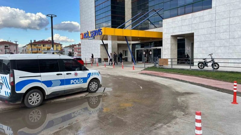 Gölcük'te Bıçaklı Saldırganın Dehşet Anları Kamerada