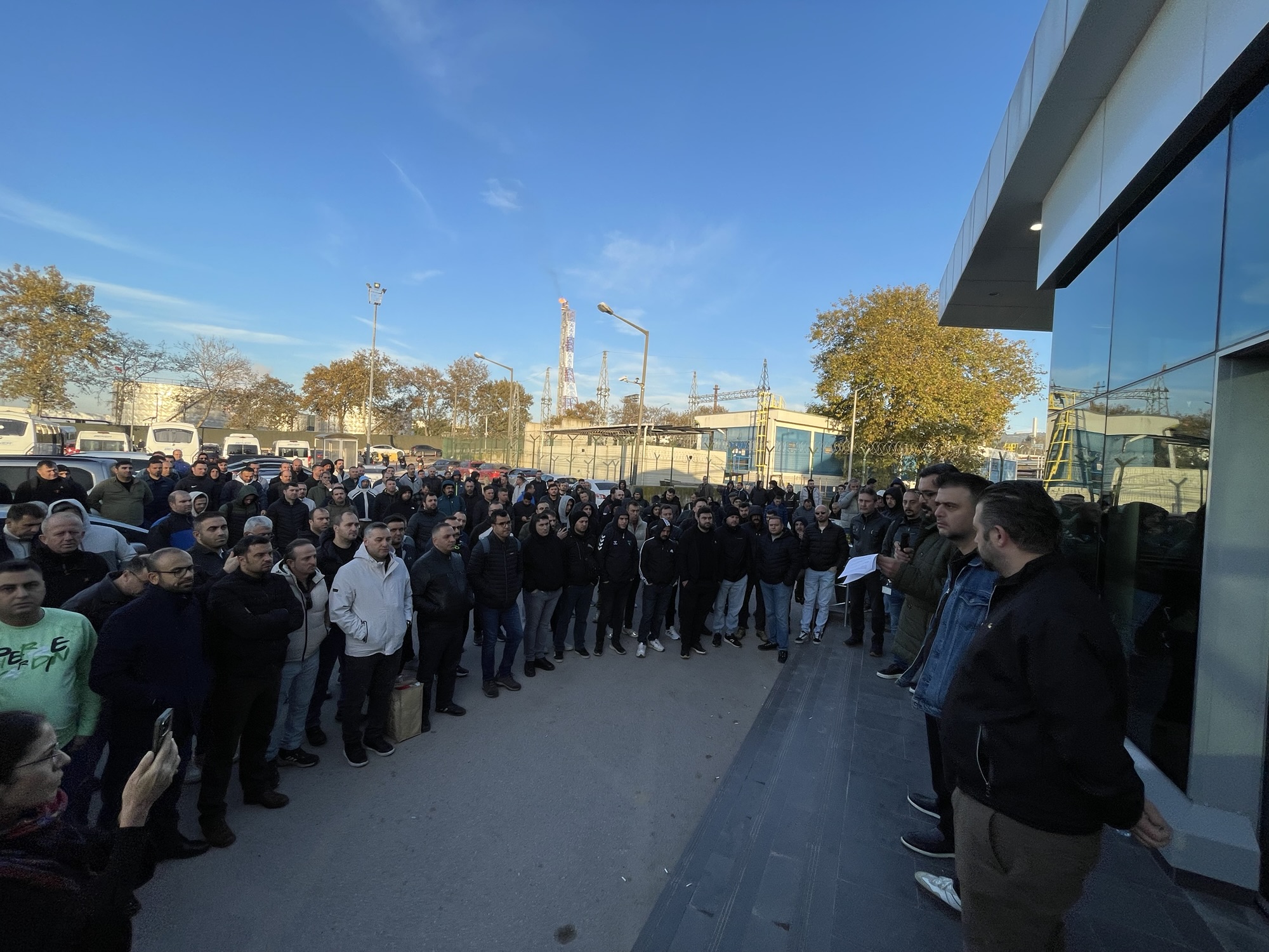 Tüpraş’ta skandal! 15-20 işçi maaşından kaçmak için Kocaeli’yi ateşe atmak istiyorlar!