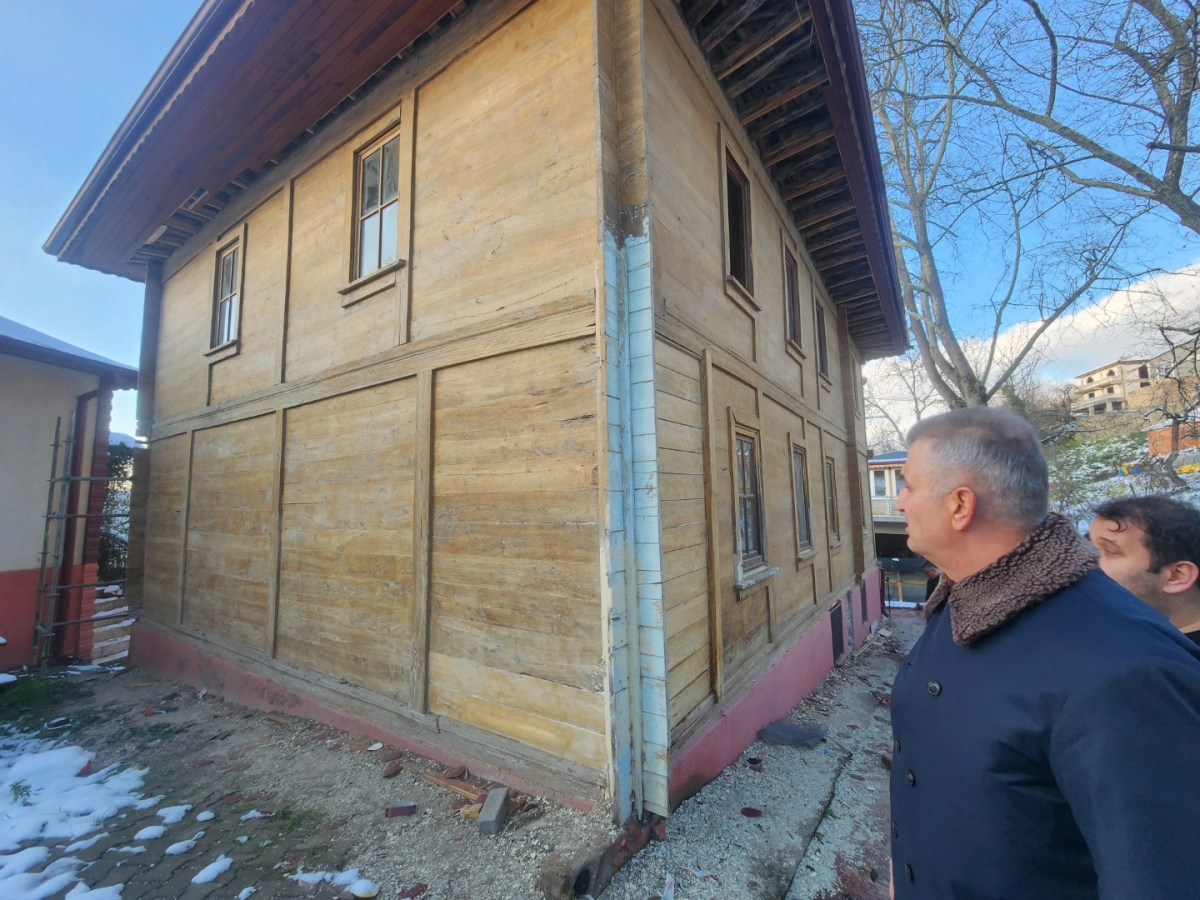 Gölcük’te Tarihi Nüzhetiye Camii Restorasyonu Devam Ediyor!