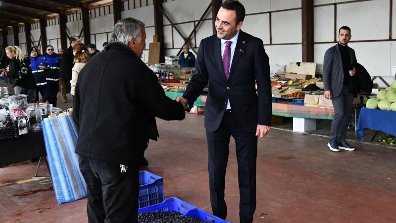 Başkan Özlü, Başiskele’de Pazar Esnafıyla Buluştu!
